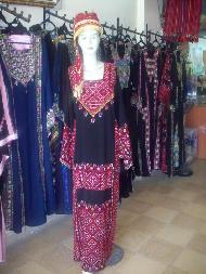 رولا للمطرزات والتراث الفلسطيني 