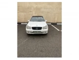 مرسيدس بنز C 220 2001