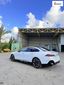 بي ام دبليو الفئة 5 2025 Image 2