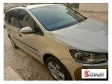 فولكسفاجن توران 2011 Image 2