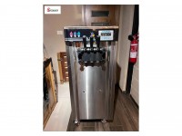 ماكنة صنع البوظة الامريكية ثلاثة رؤوس