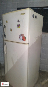 ثلاجة للبيع