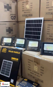 كشافات مع لوح طاقة شمسية ⁦⁦2400⁩⁩ واط