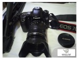 كاميرا canon eos 70D مع عدسة اوتو...
