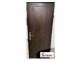ابواب خشب عدد ٦ مستعمل بوضع ممتاز