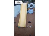 العاب روضة تشمل سحسيلة كبيرة ومرجوحة وكراسي Image 2