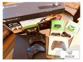 Xbox One X مستعمل خفيف شبه جديد  Image 2