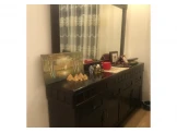 طاولة سفرة مع 8 كراسي وبيرو مستعم...