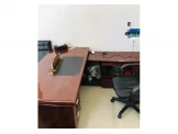 مكتب مع كراسي Image 2