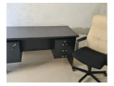 مكتب وكرسي مستعمل بحالة جيدة