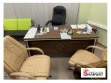 مكتب، تلفزيون ٧٠ بوصة ، ٣ لابتوبات 