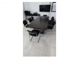 طاولة اجتماعات مع 8 كراسي بحالة م...