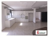 شقة ثلاث غرف غير مفروشة