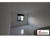 شقة ثلاث غرف غير مفروشة