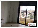 شقة ثلاث غرف غير مفروشة