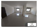 شقة ثلاث غرف غير مفروشة Image 2