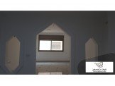 شقة ثلاث غرف غير مفروشة