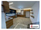 شقة ثلاث غرف غير مفروشة