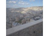 شقة ثلاث غرف غير مفروشة