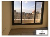 شقة ثلاث غرف غير مفروشة