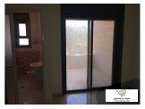 شقة ثلاث غرف غير مفروشة Image 3