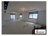 شقة ثلاث غرف غير مفروشة