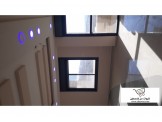شقة ثلاث غرف غير مفروشة
