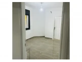 شقة للبيع بسعر مغري مطلة و مهوية Image 3