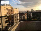 شقة ثلاث غرف غير مفروشة