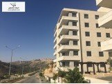 شقة ثلاث غرف غير مفروشة