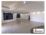 شقة ثلاث غرف غير مفروشة