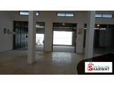 للايجار - 3 مخازن على الشارع الرئيسي مع مظلة مغلقة Image 2