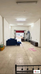 محل تجاري للبيع مساحة المحل ⁦⁦60⁩⁩ متر