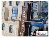للايجار - محل تجاري مع سدة