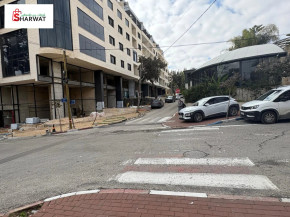 محل تجاري للبيع في موقع مميز وحيوي Image 2