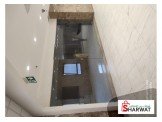 للبيع - محل مع ترس طابق ارضي
