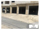 للايجار - 5 مخازن على الشارع في منطقة حيوية  Image 2