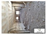 للبيع - ٣ محلات وطابق علوي يصلح للسكن Image 3