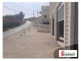 للايجار - محلات مع ساحه على الشارع وكهرباء ٣ فاز Image 2