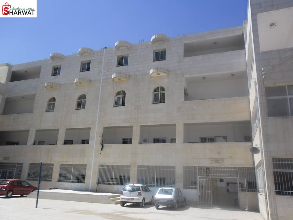 مدرسة بنات عقاب مفضي الثانوية
