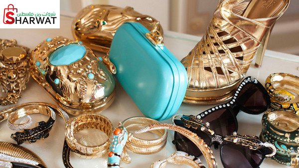 معرض طيبة للشنط والمكياجات