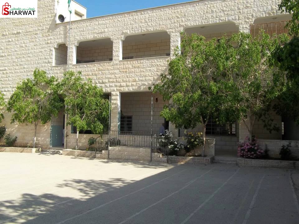 مدرسة برقين الاساسية للبنين